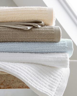 Caro Home Calvin Klein Eileen Bath Towel