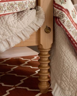 t328iさま専用ページ♡カントリーハート　キルトシェルフ Farmhouse Spool Bed | Garnet Hill