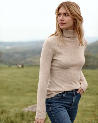 Essential Cashmere Turtleneck Sweater