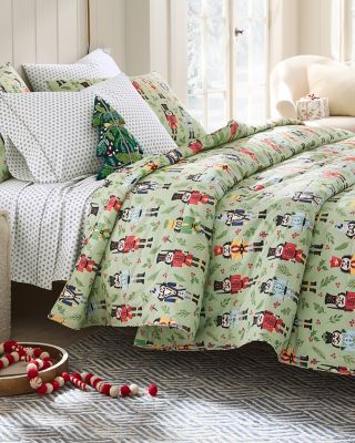 Holiday Lightweight Core Loft Comforter and Throw