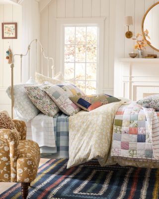 Hable Cross-Vine Hooked Wool Rug | Garnet Hill