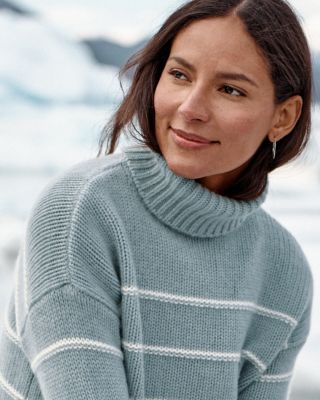 Recycled-Cashmere Cozy Turtleneck