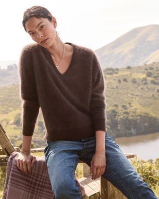 STREULE GARNET 70 24.0㎝ Astra Brushed-Cashmere V-Neck Sweater | Garnet Hill