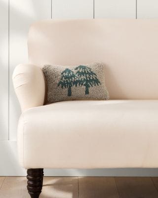 Garnet Hill x Pendleton White Mountains Hooked Wool Pillow – Twin