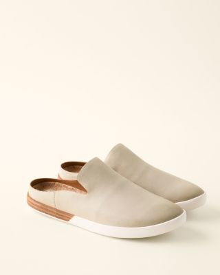 crocs iridescent clog black